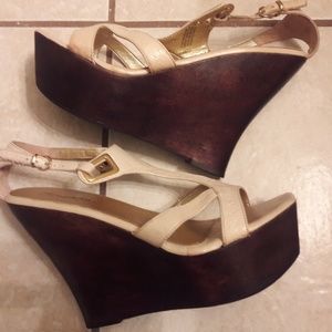Terezinha/ Creme/ Platform Wedge Heels